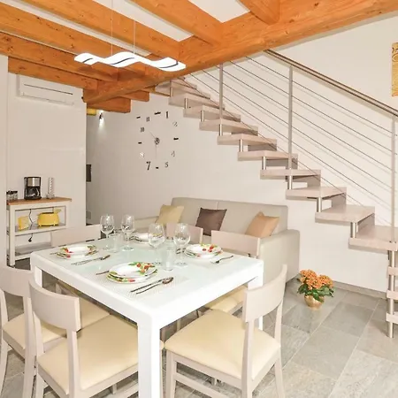 Apartment Pescau House